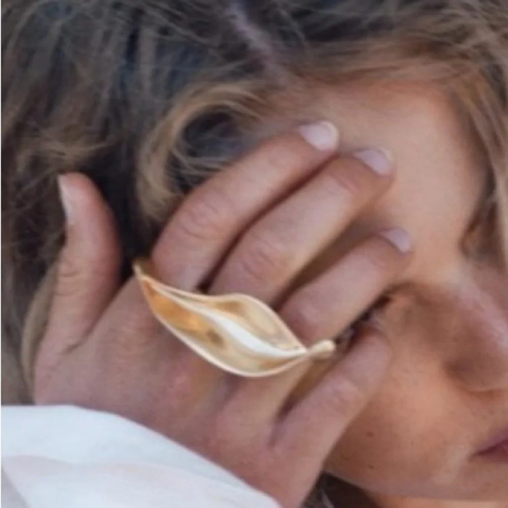 NWOT. Zara Golden Large Tone Metal Leaf Ring.